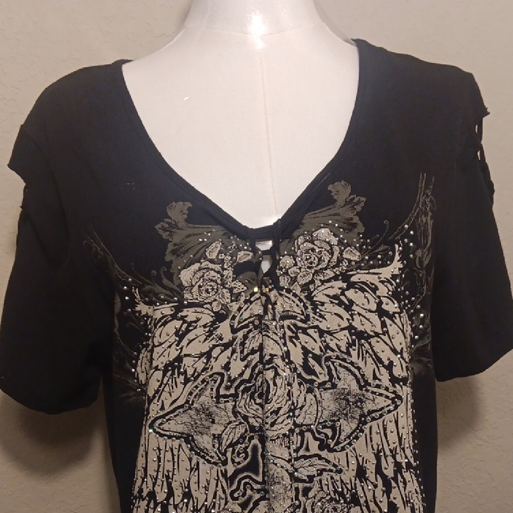 NWT. Platinum Plush 2 Sided Black Graphic Tee With Rhinestone W/ Lace-Up Detail - Picture 7 of 11